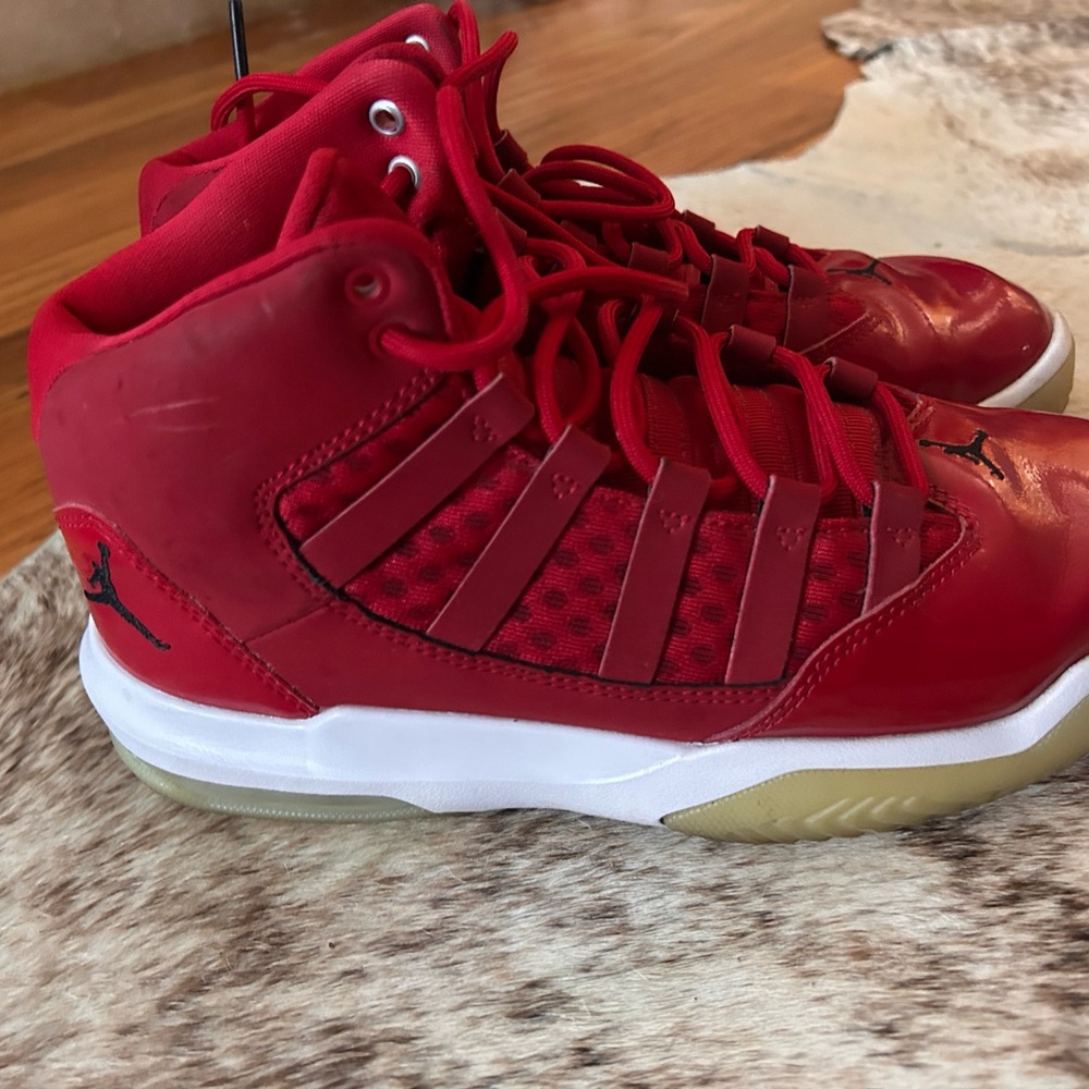 Jordan Max Aura Gym Red Sneakers CQ9544-600